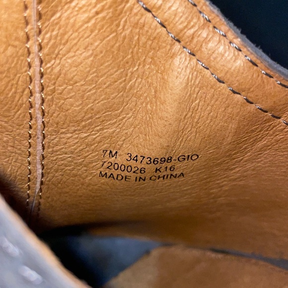 Frye Suzie Pickstitch Lug Heel Grigio Gray Suede Size 7 - Picture 11 of 12